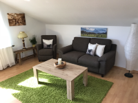 Ferienwohnung Allg&auml;u-Chic Wohnzimmer Couch